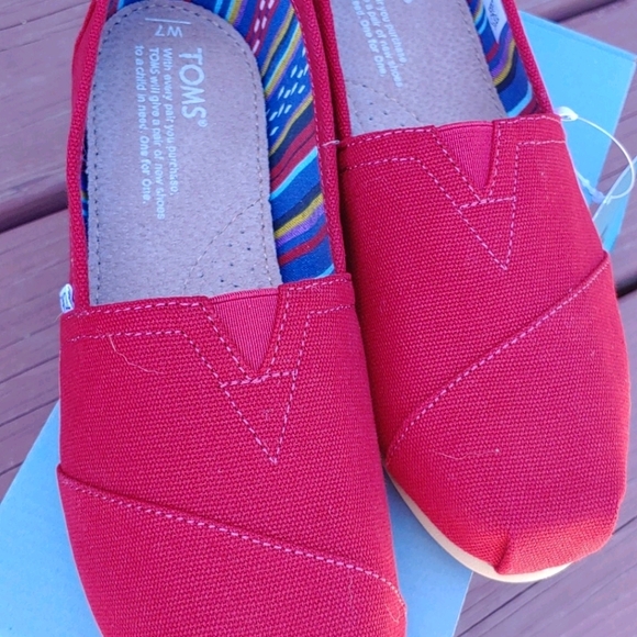 Red Toms - Picture 1 of 2
